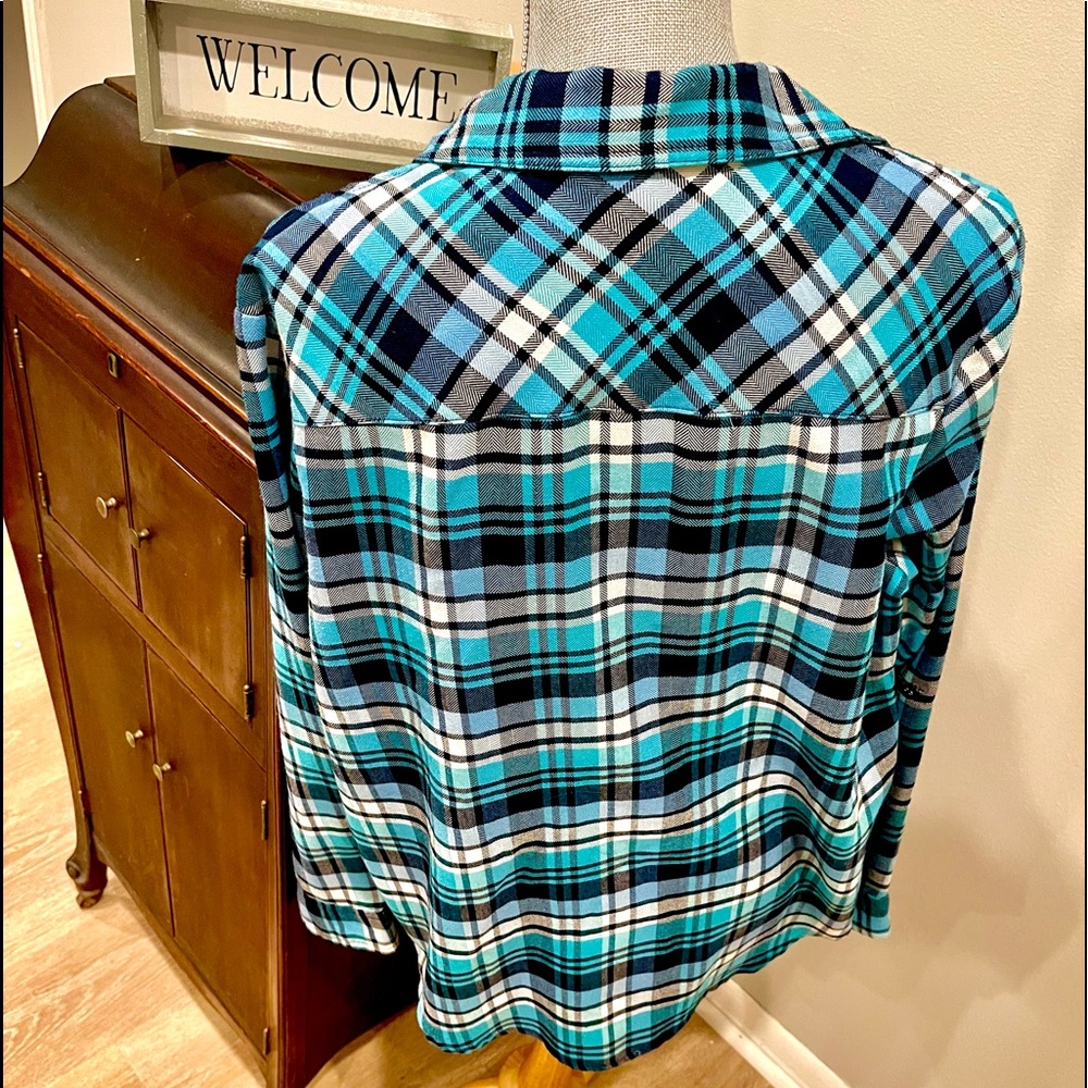 N Touch size M plaid button up long or 3/4 sleeve